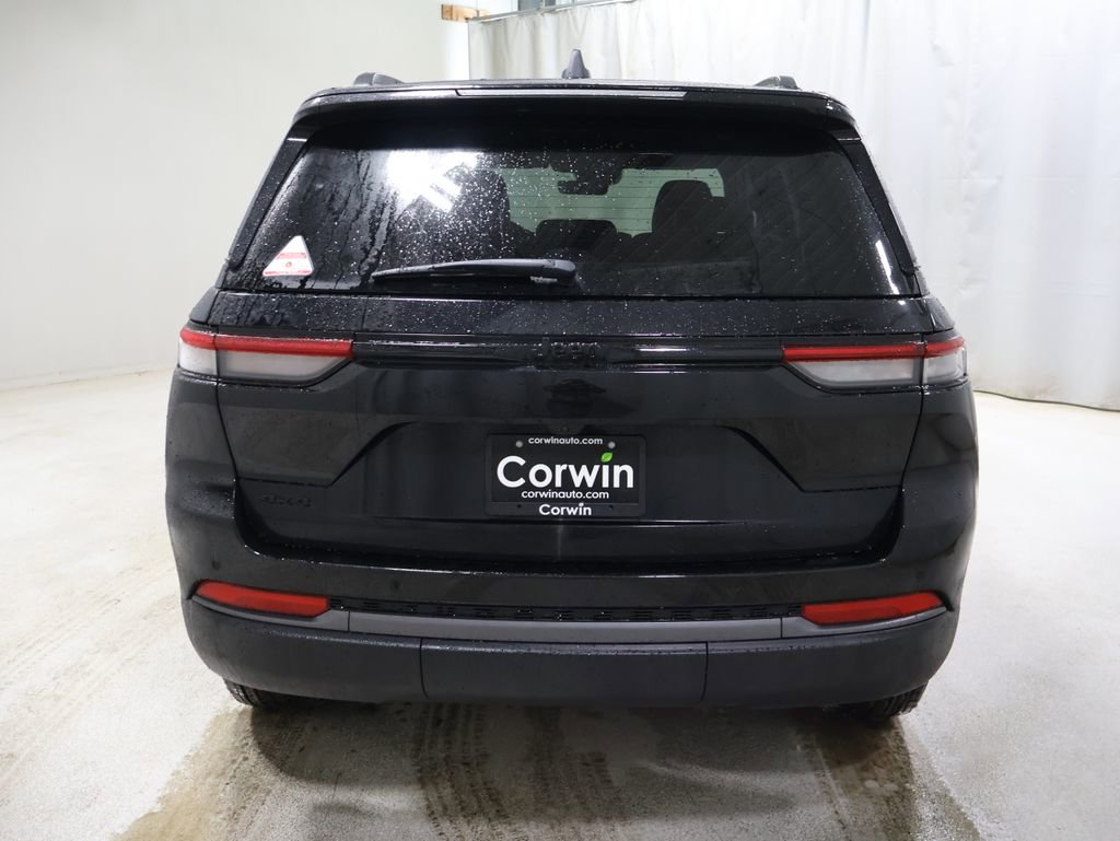 New 2026 Jeep Grand Cherokee Laredo image 7