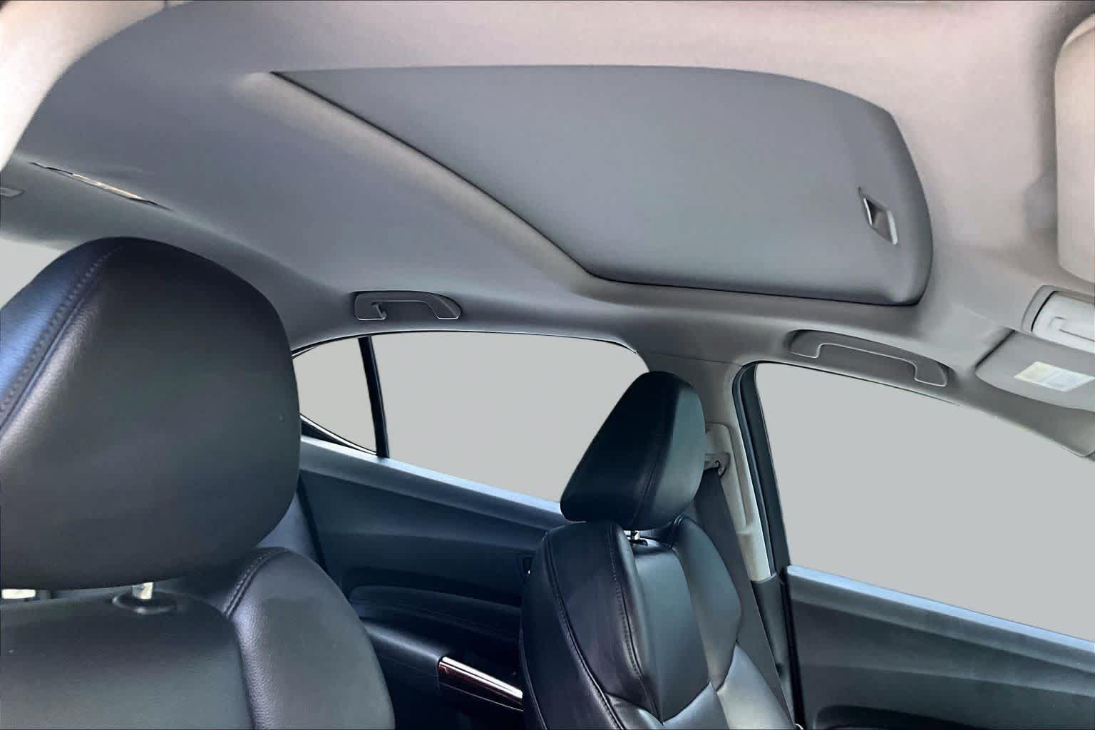 Used 2017 Acura TLX FWD image 14