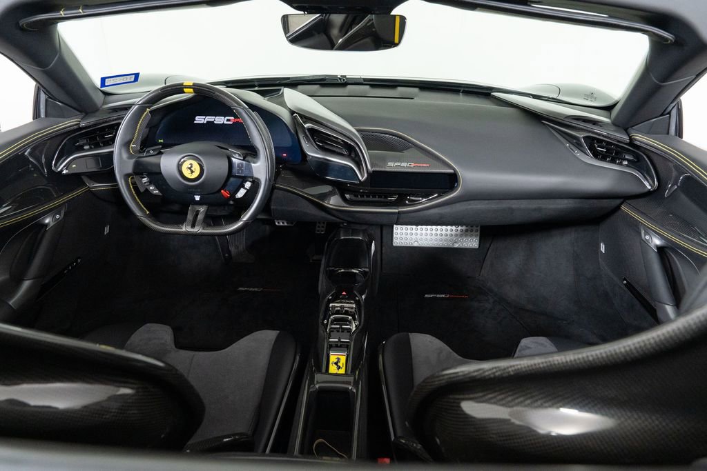 Used 2022 Ferrari SF90 Spider image 29