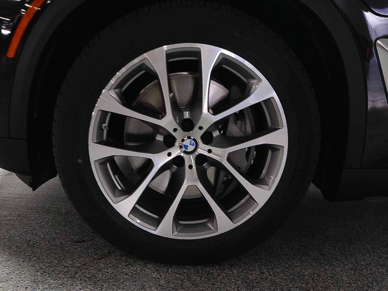 Used 2026 BMW X5 xDrive50e w/ Premium Package AWD/4WD image 5