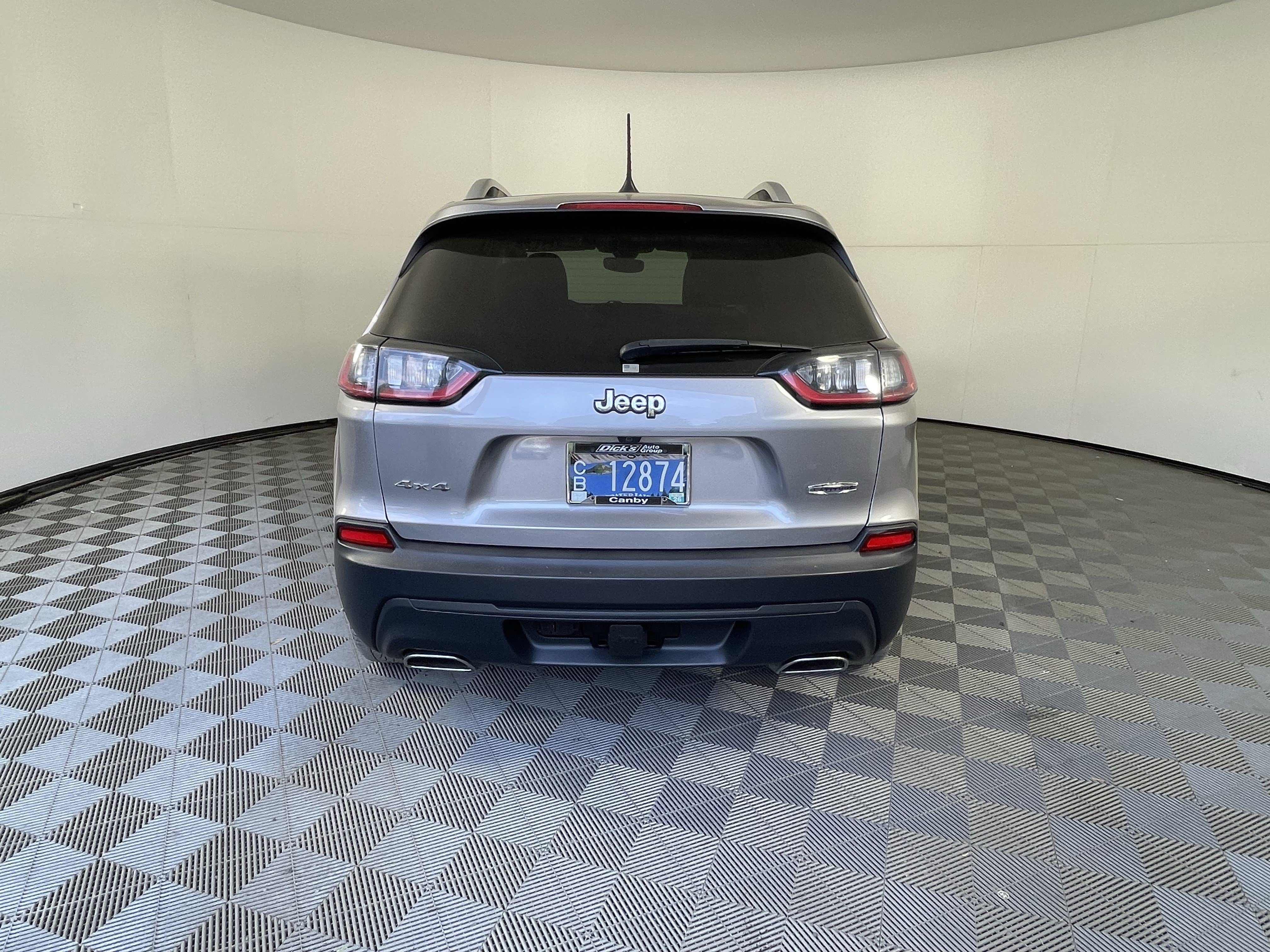 Used 2019 Jeep Cherokee Latitude Plus w/ Comfort/Convenience Group AWD/4WD image 4
