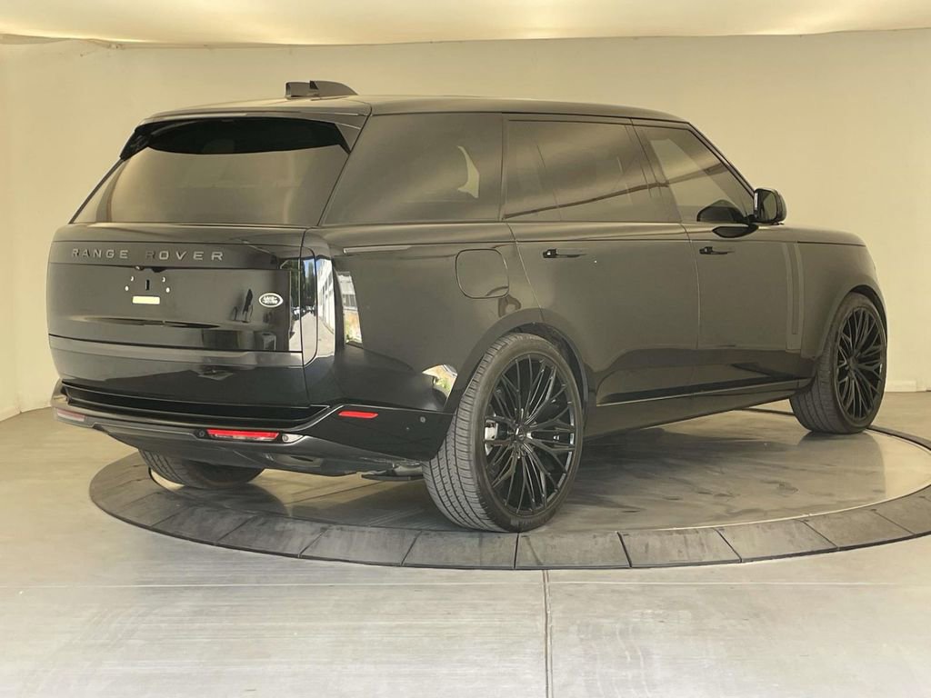 Used 2023 Land Rover Range Rover Long Wheelbase SE AWD/4WD image 7