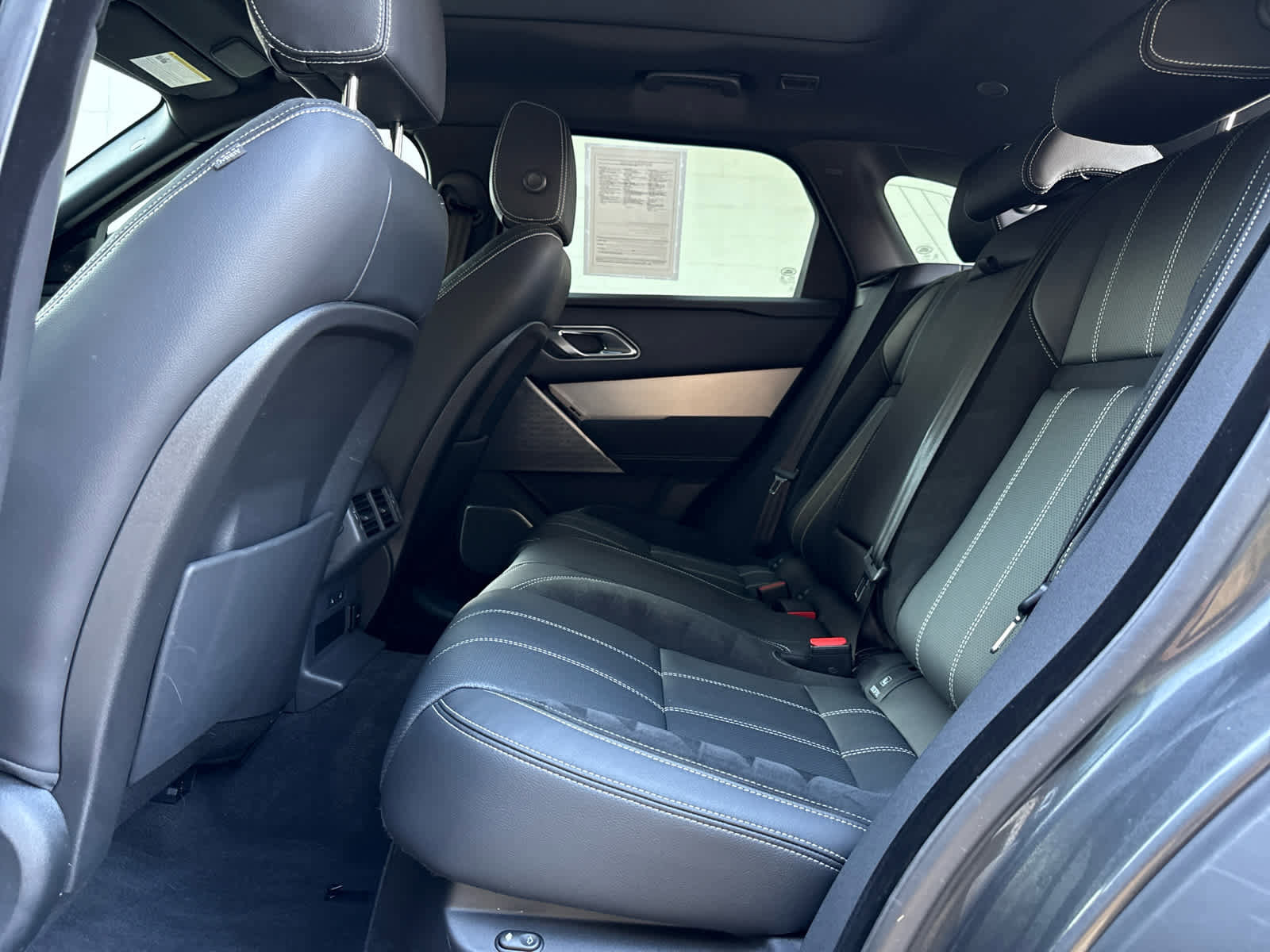 Certified 2023 Land Rover Range Rover Velar R-Dynamic S image 15