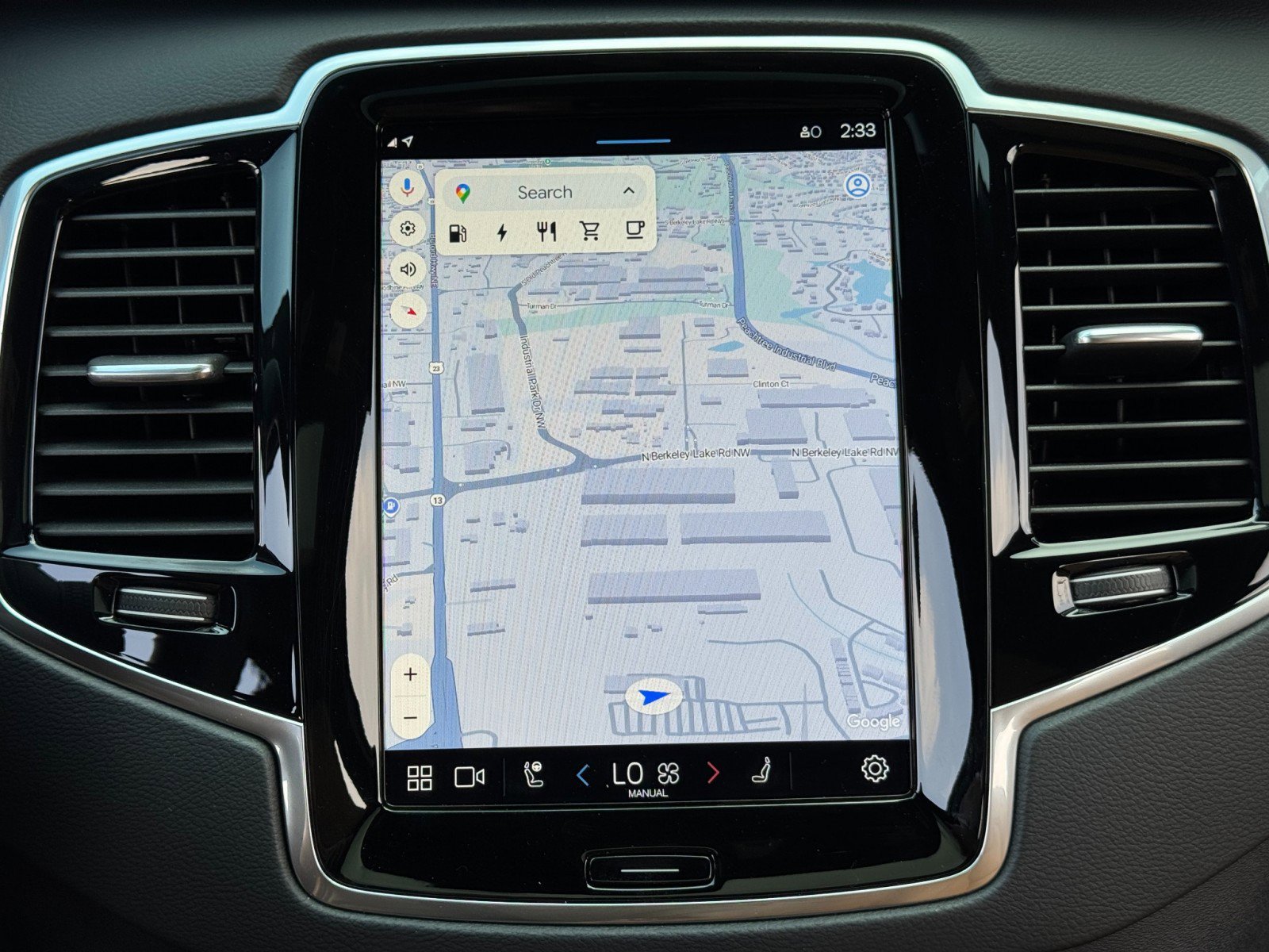 Used 2024 Volvo XC90 T8 Ultimate w/ Lounge Package image 22