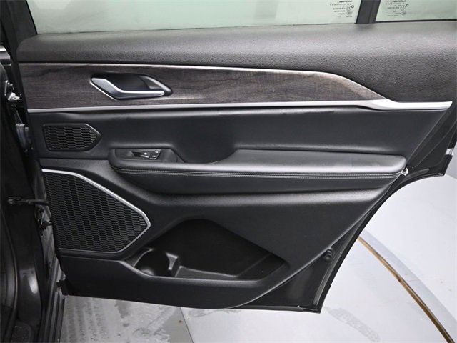 Used 2021 Jeep Grand Cherokee L Limited w/ Trailer Tow Group (B) image 18