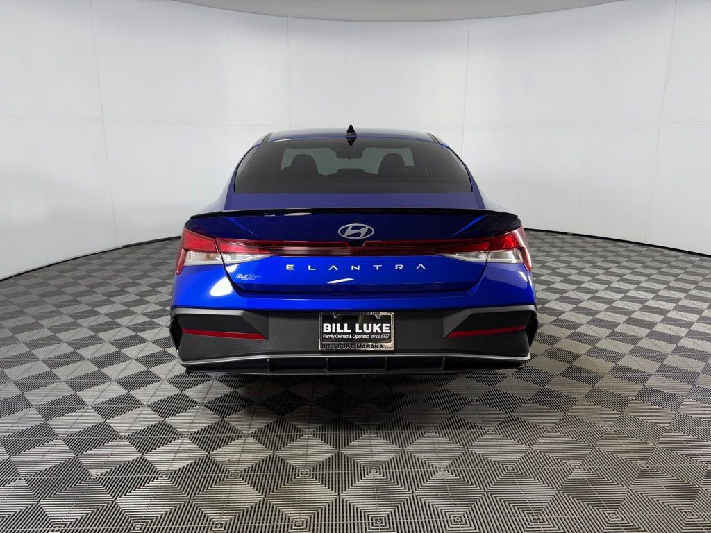 Used 2025 Hyundai Elantra Sport image 7
