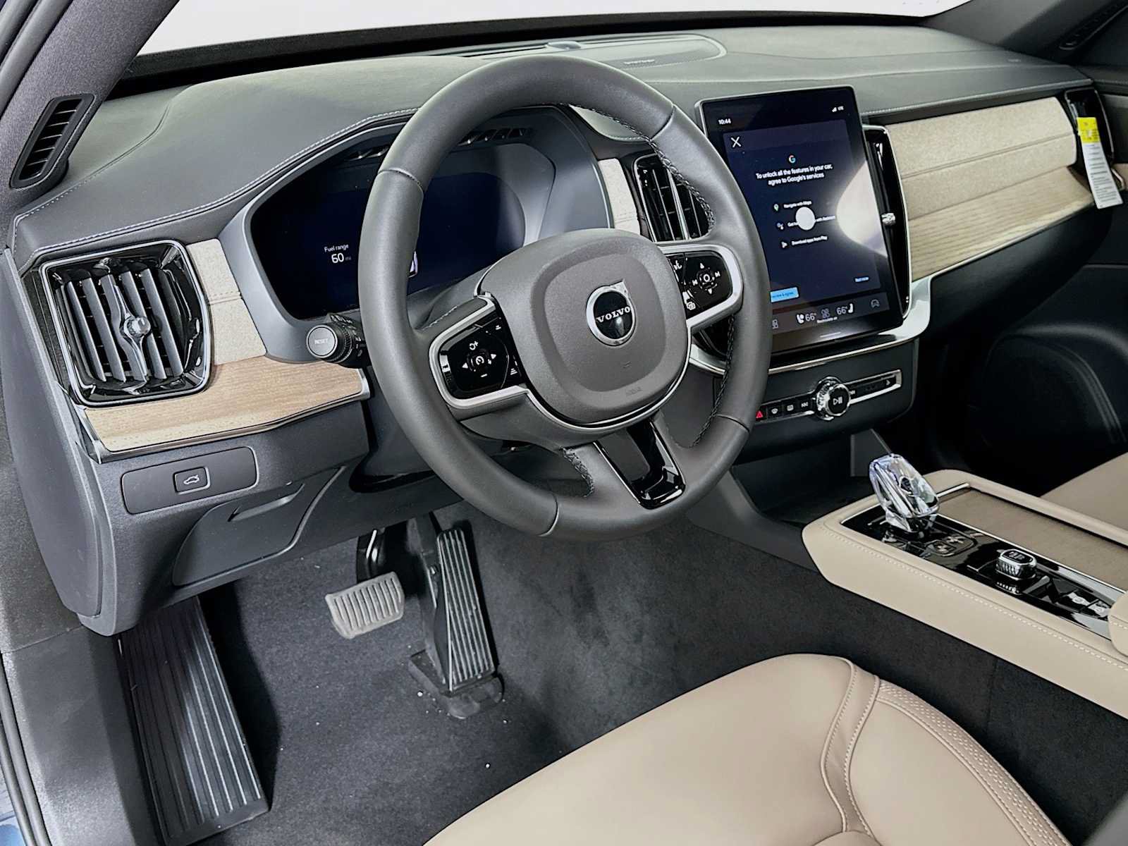 New 2026 Volvo XC90 B6 Plus w/ Protection Package Premier AWD/4WD image 9