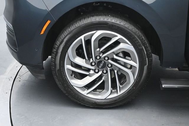 Certified 2025 Lincoln Navigator Reserve AWD/4WD image 39
