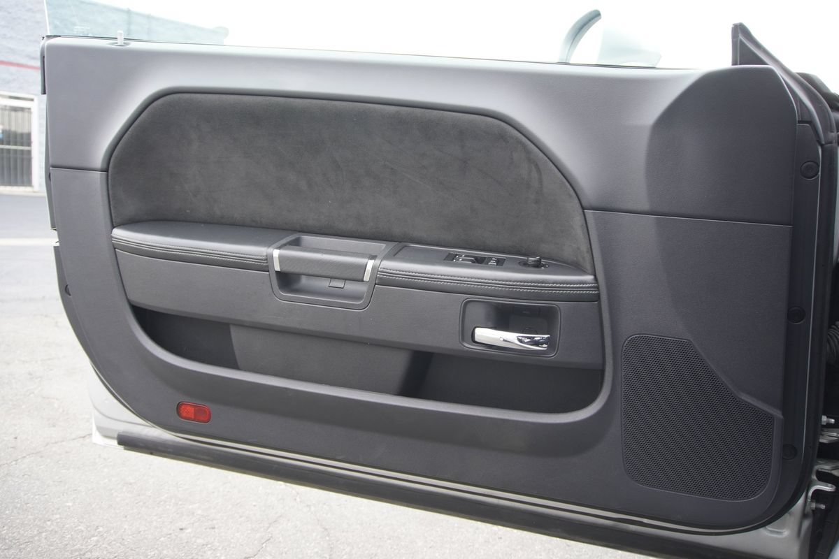 Used 2009 Dodge Challenger SRT8 RWD image 22