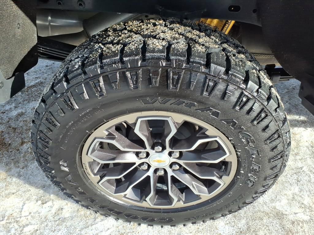 Used 2022 Chevrolet Colorado ZR2 image 12