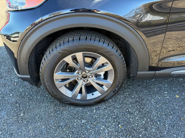 Used 2022 Ford Explorer XLT w/ Equipment Group 202A image 24