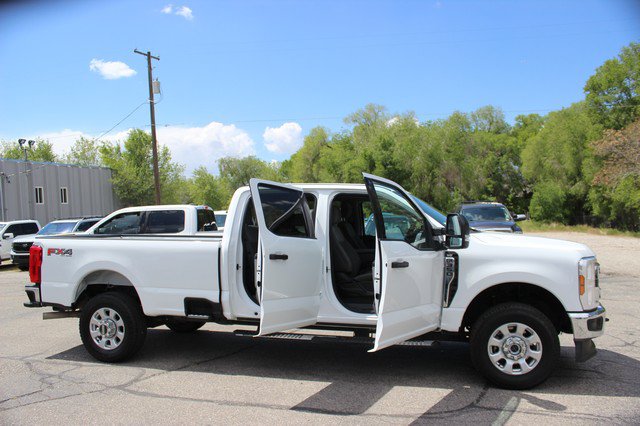 Used 2024 Ford F350 XLT w/ FX4 Off-Road Package AWD/4WD image 19