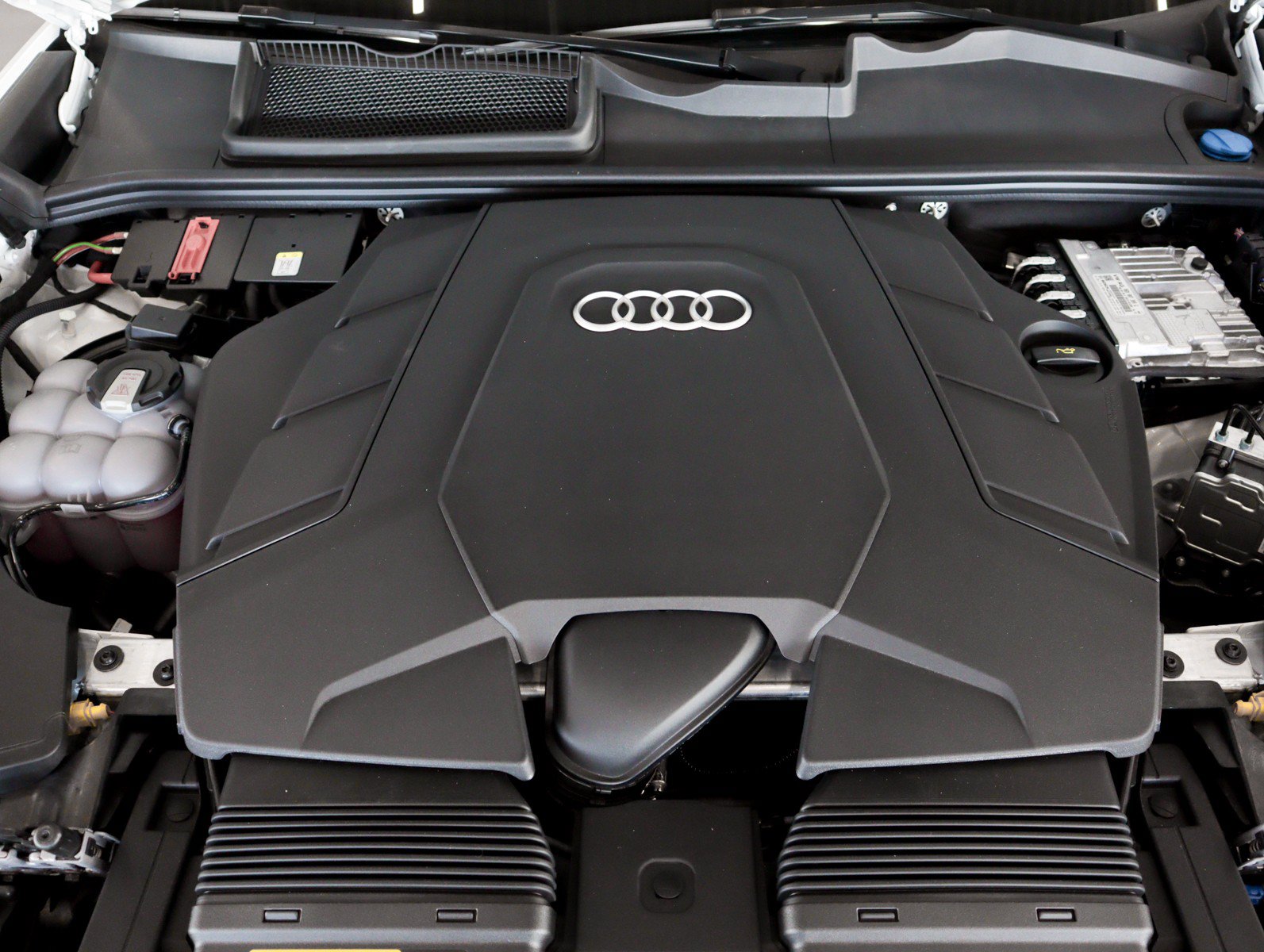 New 2027 Audi Q8 Premium Plus AWD/4WD image 4
