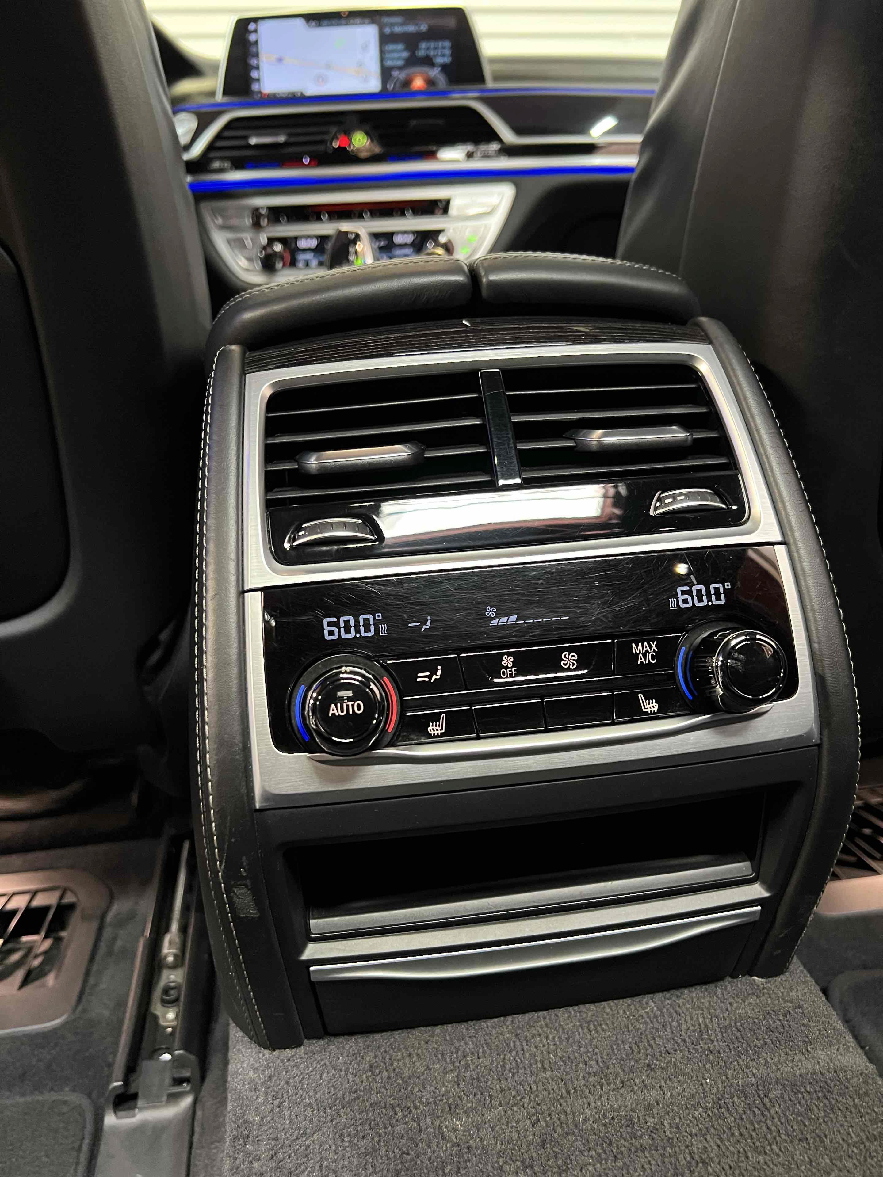 Used 2018 BMW 750i RWD image 42