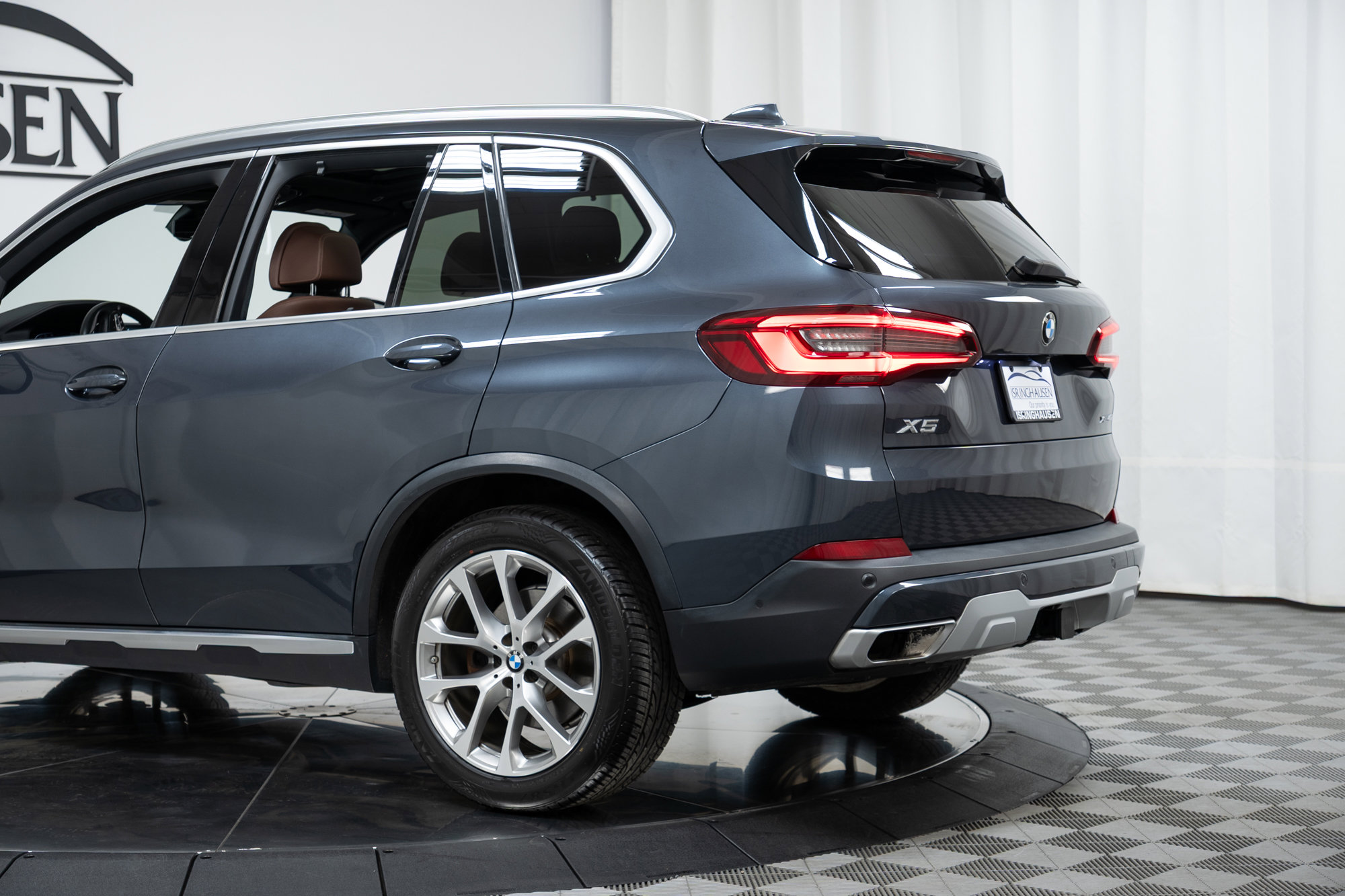 Used 2021 BMW X5 xDrive40i w/ Convenience Package image 29