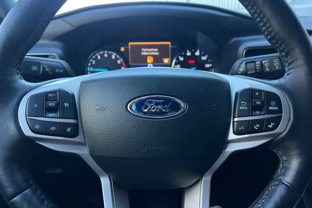 Used 2022 Ford Explorer XLT w/ Equipment Group 202A RWD image 24
