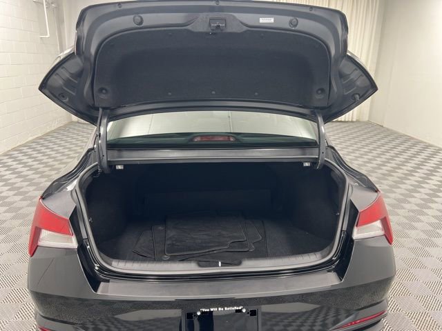 Used 2023 Hyundai Elantra SEL w/ Convenience Package image 8
