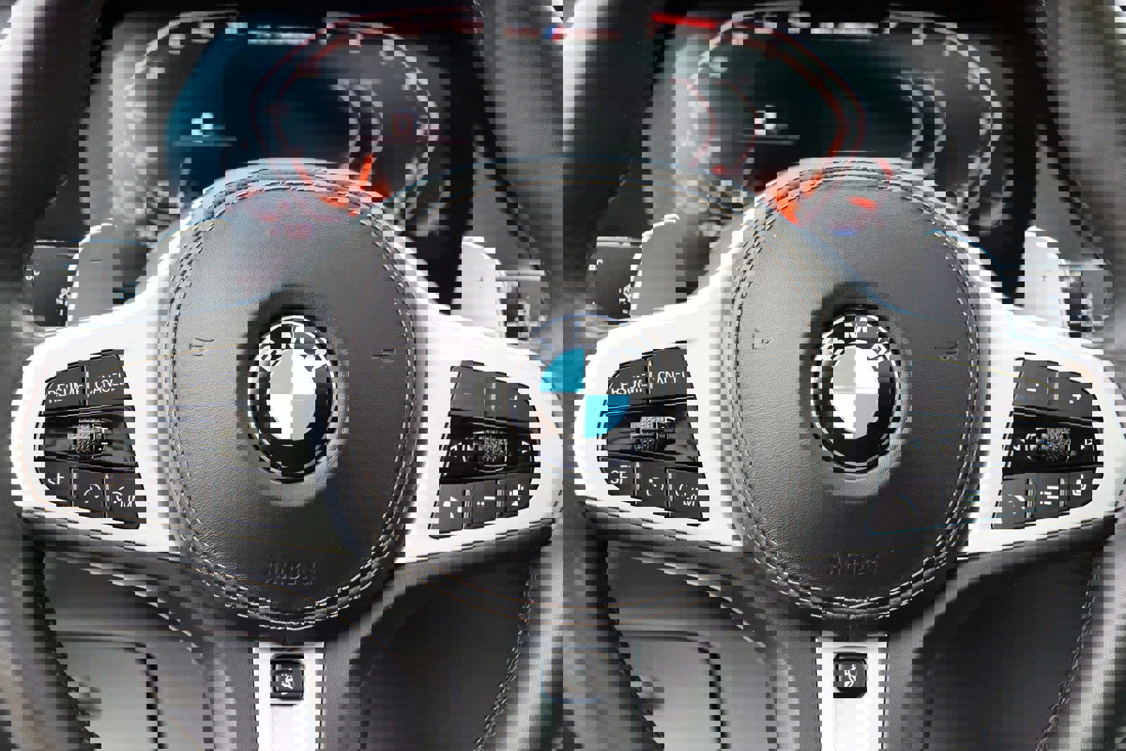 Used 2020 BMW X5 M50i w/ Premium Package image 28