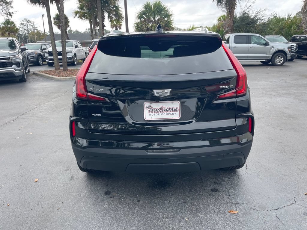 Used 2024 Cadillac XT4 Luxury w/ Cold Weather Package AWD/4WD image 4