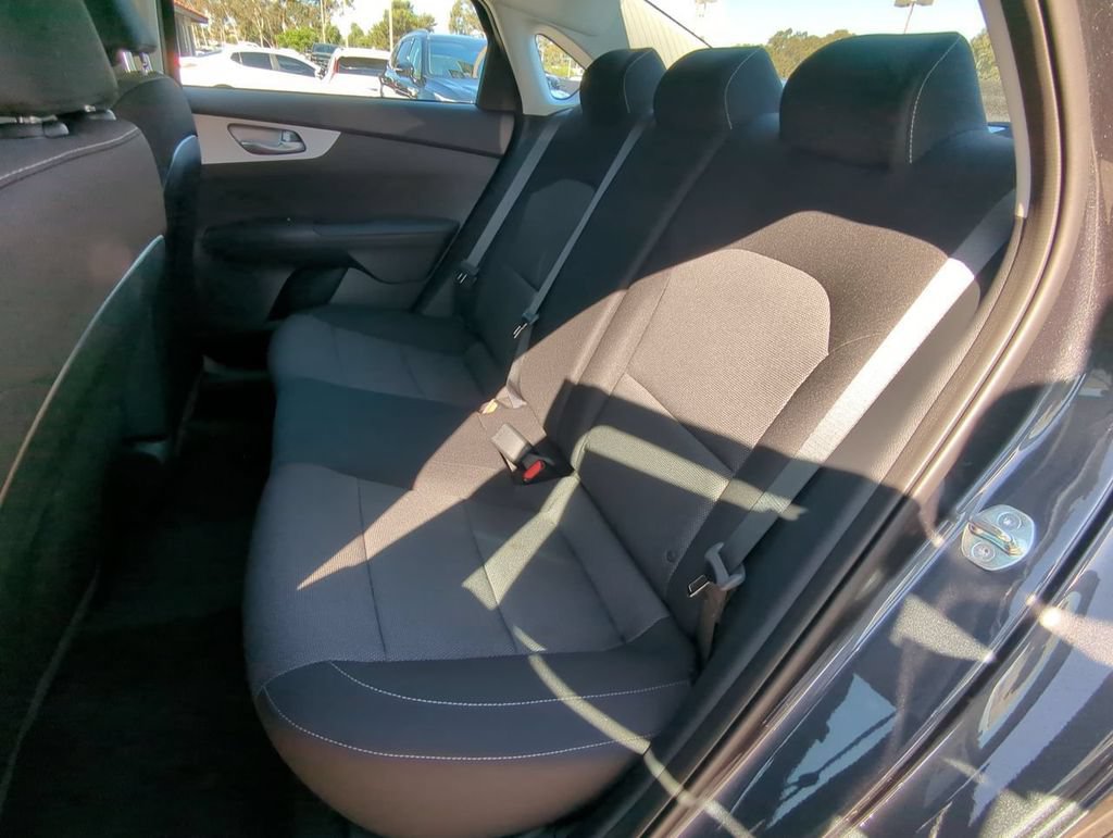Certified 2024 Kia Forte LXS w/ LXS Technology Package FWD image 21