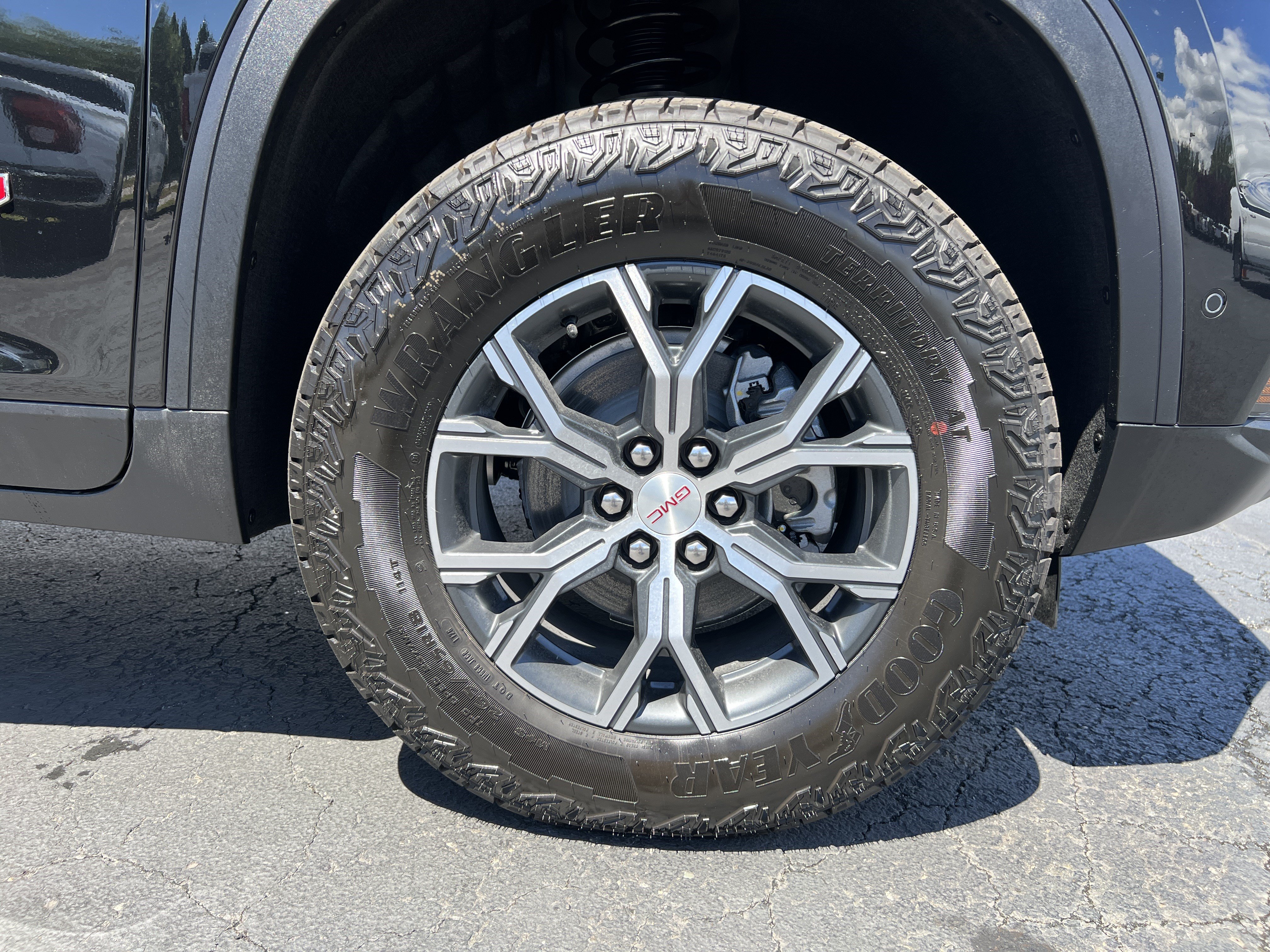 New 2026 GMC Acadia AT4 w/ Super Cruise Package AWD/4WD image 11