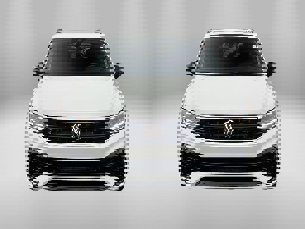 Used 2023 Volkswagen Tiguan SE R-Line image 8