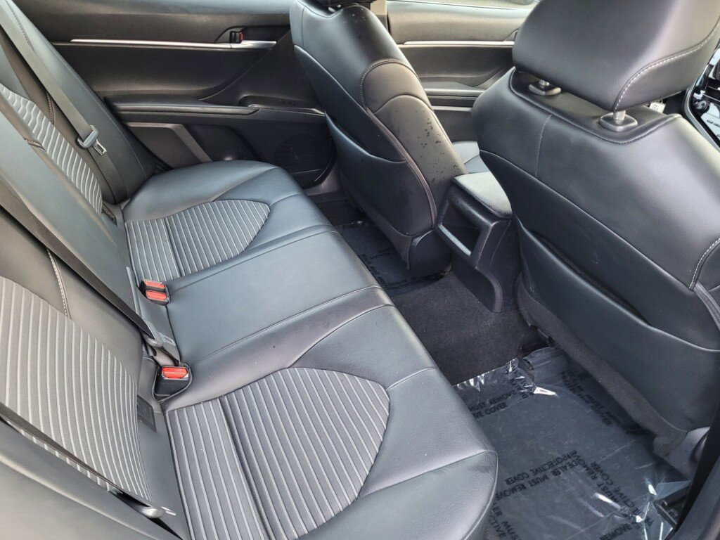 Used 2023 Toyota Camry SE image 19