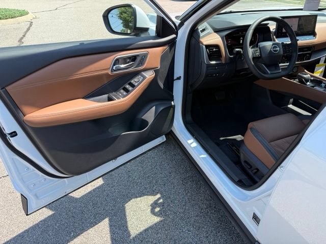 Used 2026 Nissan Rogue Platinum AWD/4WD image 15