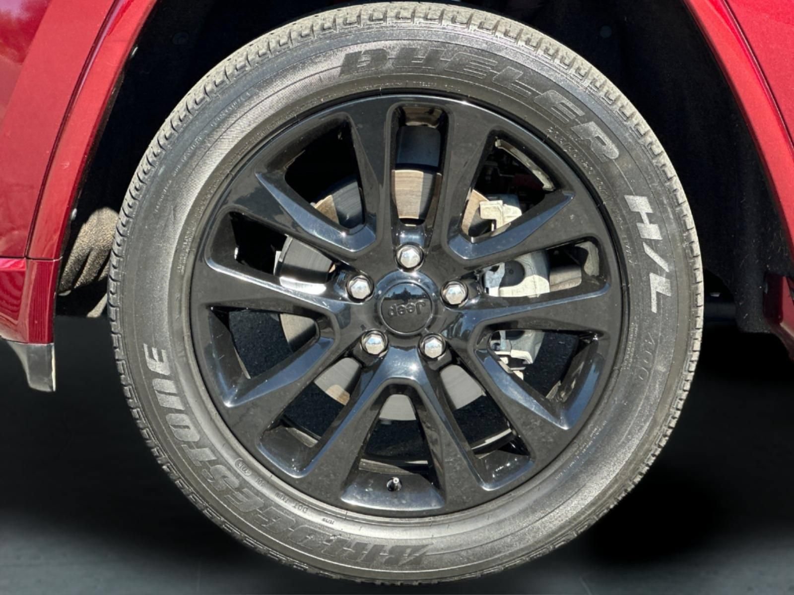 Used 2019 Jeep Grand Cherokee Altitude AWD/4WD image 25