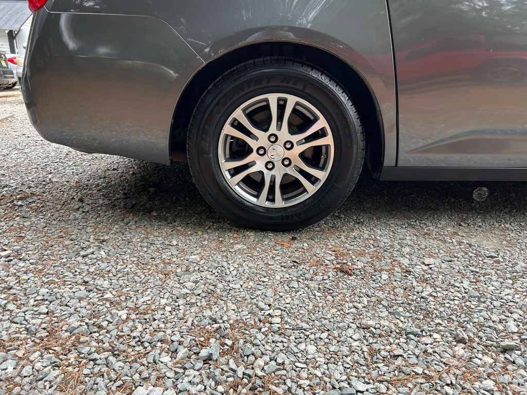 Used 2012 Honda Odyssey EX image 19