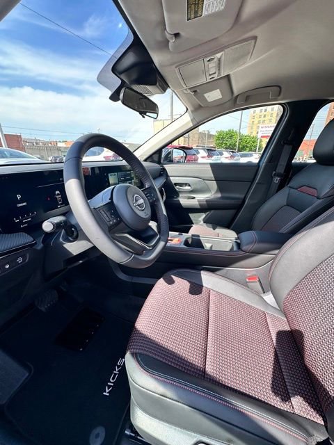 New 2025 Nissan Kicks SR image 26
