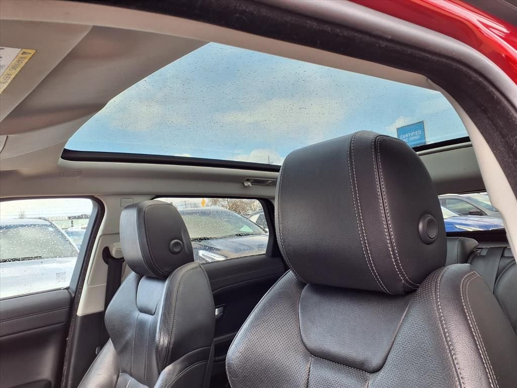Used 2016 Land Rover Range Rover Evoque SE image 17