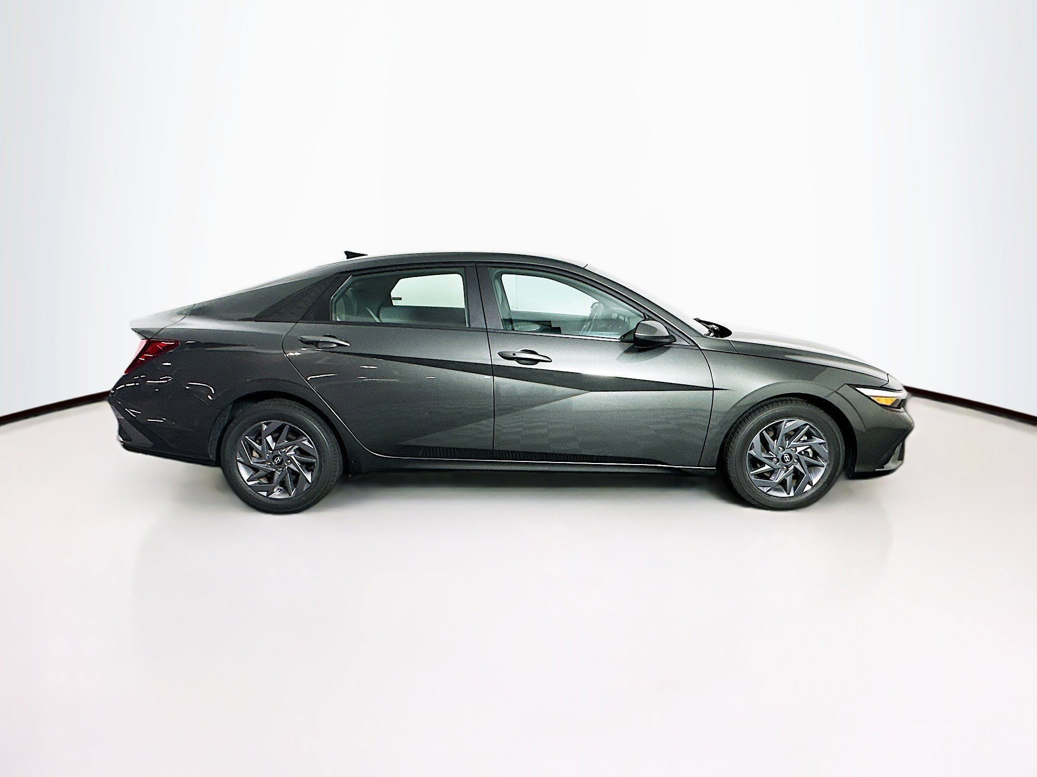 Used 2024 Hyundai Elantra SEL image 10