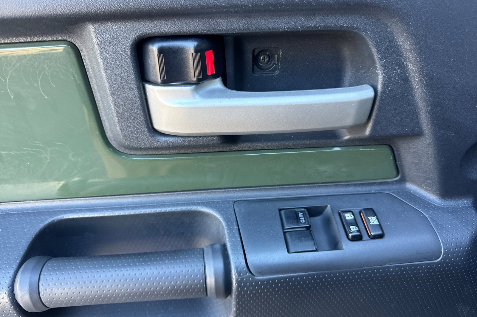 Used 2014 Toyota FJ Cruiser 4WD image 11