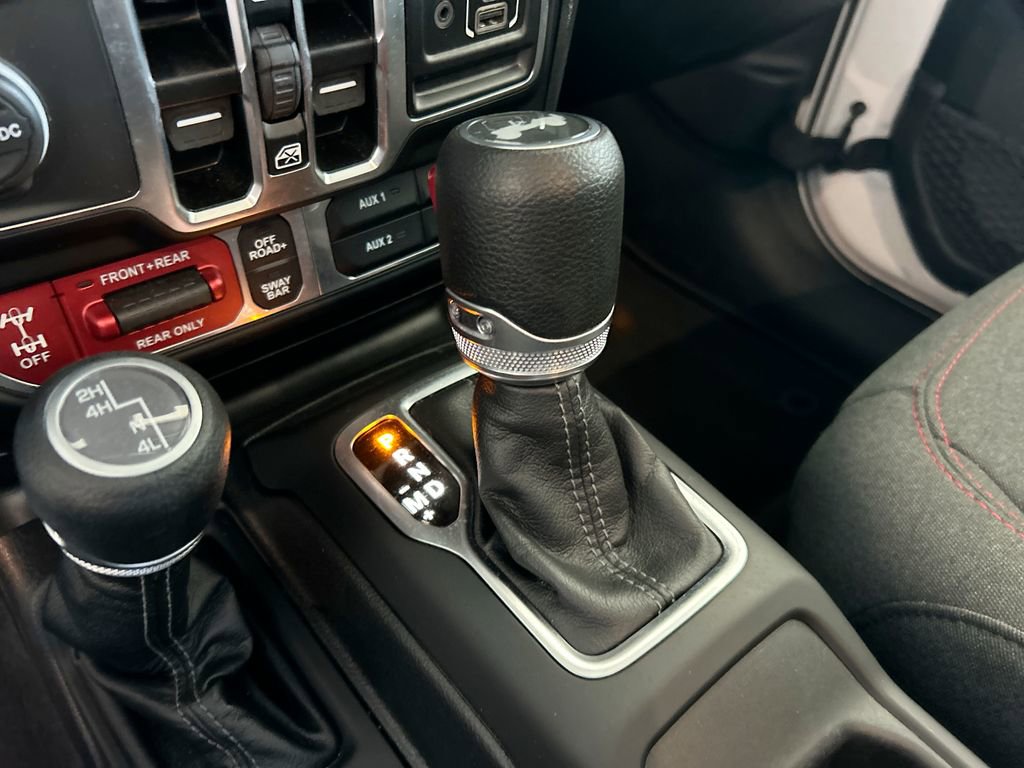 Used 2025 Jeep Wrangler Unlimited Rubicon AWD/4WD image 27