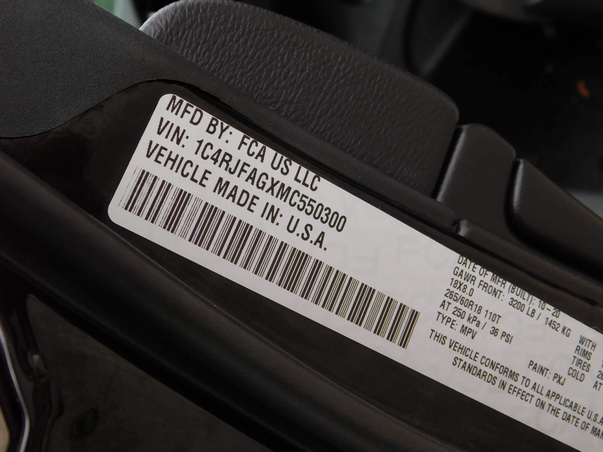Used 2021 Jeep Grand Cherokee Laredo AWD/4WD image 26