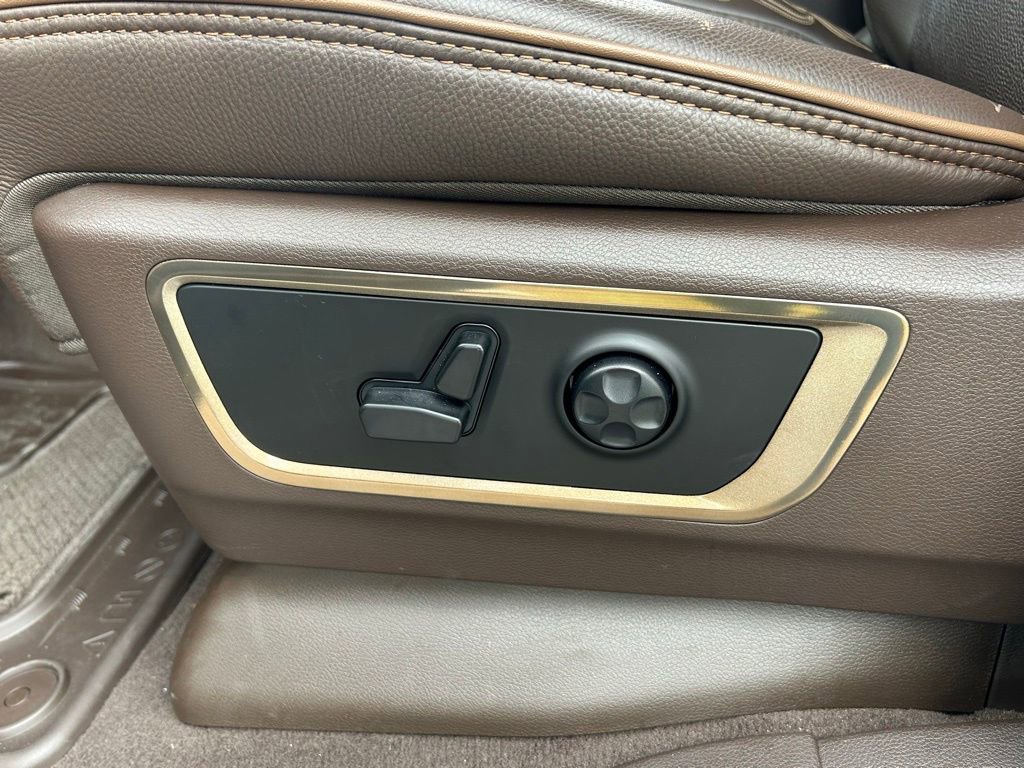 Used 2025 RAM 1500 Limited AWD/4WD image 17
