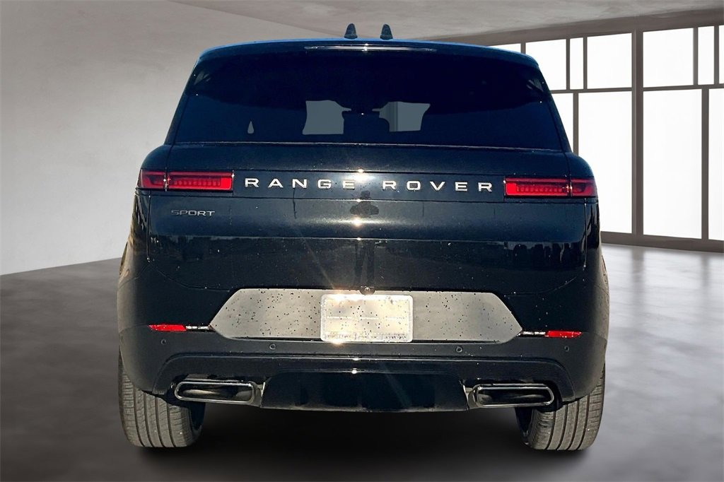 Used 2024 Land Rover Range Rover Sport SE image 4