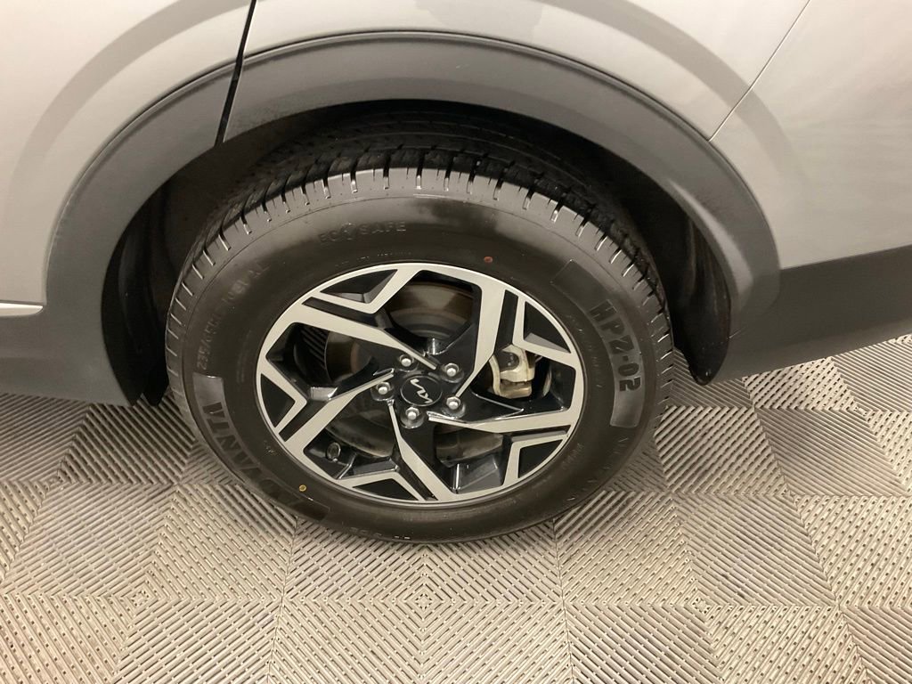 Used 2024 Kia Sportage LX image 12