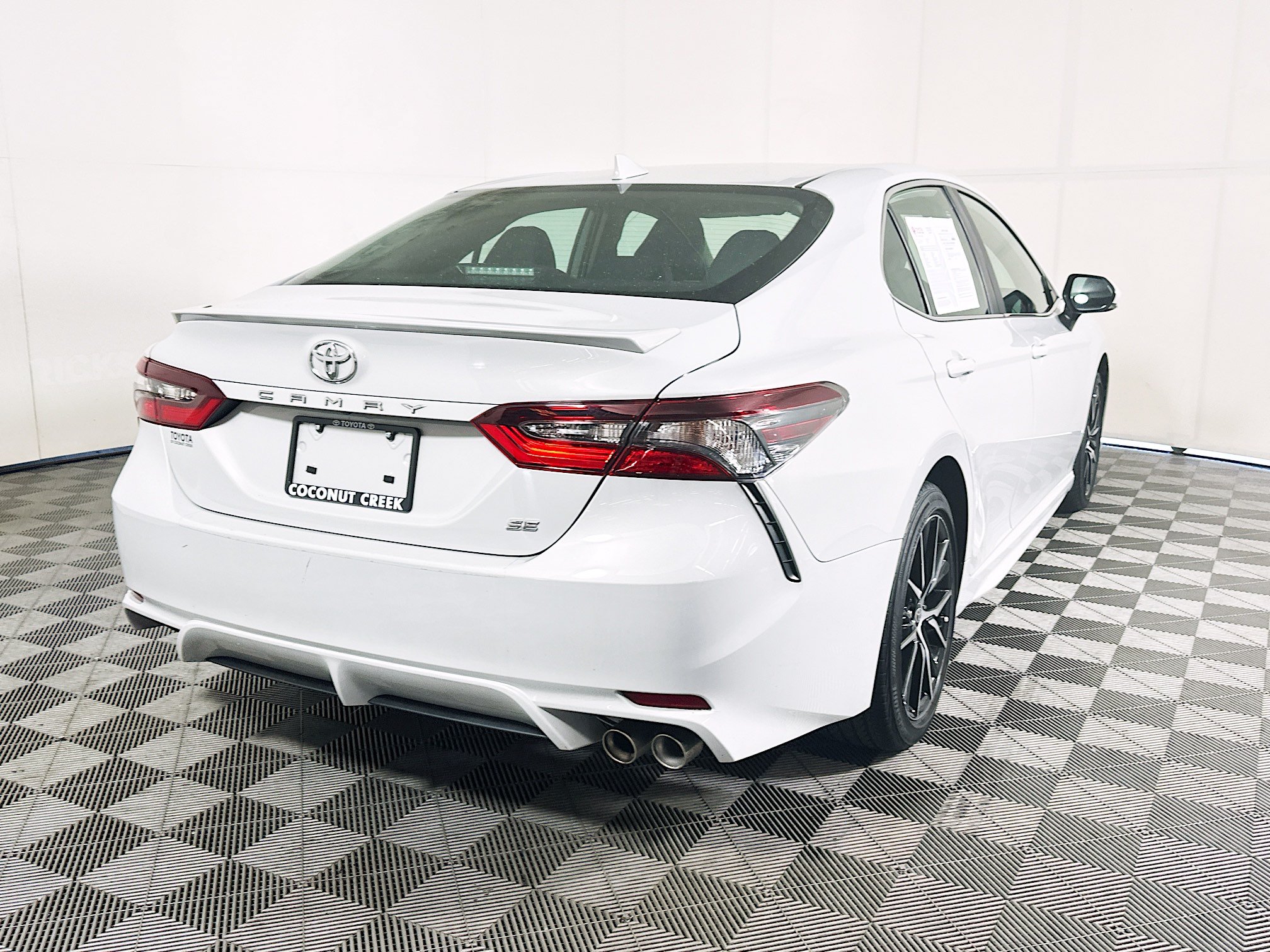 Certified 2023 Toyota Camry SE w/ Convenience Package FWD image 3
