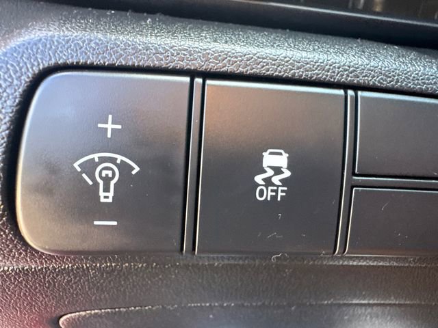 Used 2025 Hyundai Elantra Sport image 27