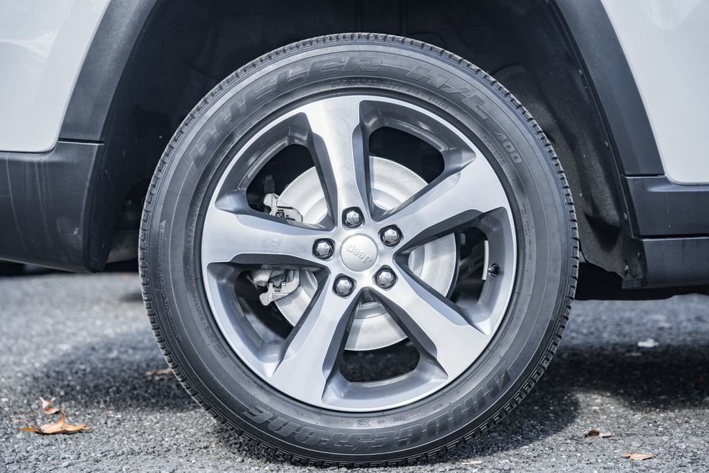 Used 2023 Jeep Grand Cherokee 4WD 4xe image 18