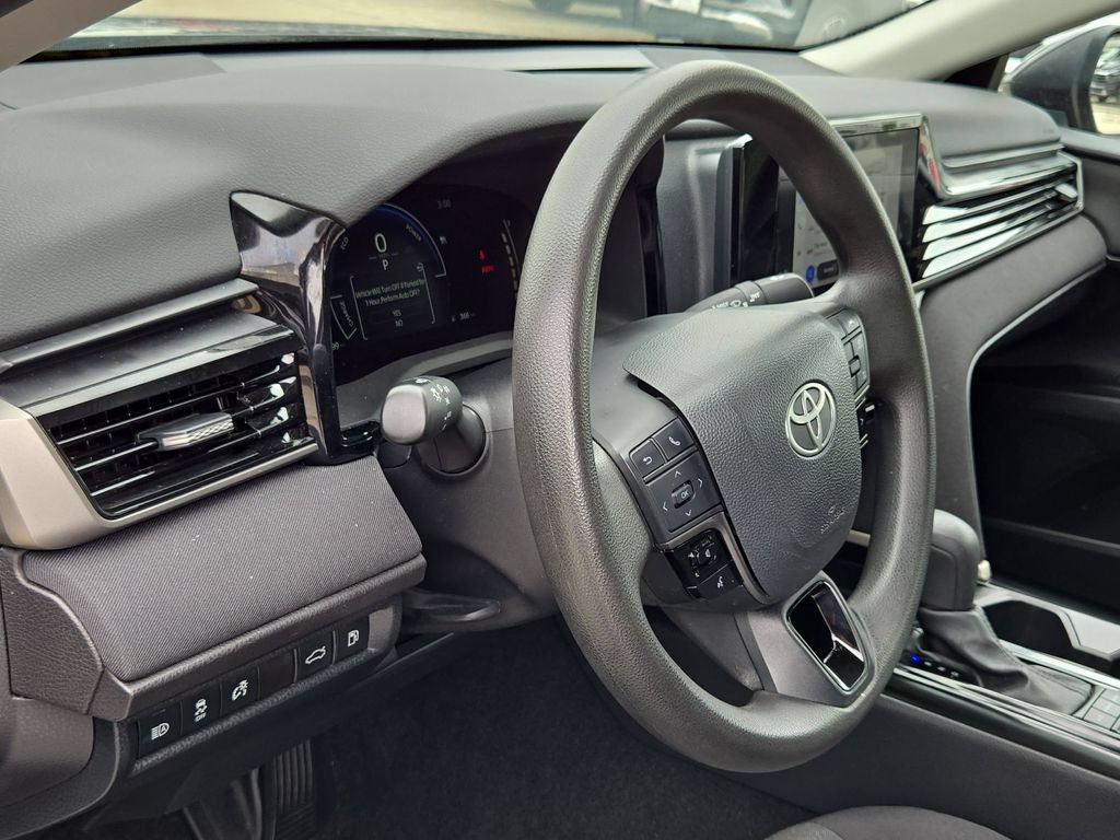 Used 2025 Toyota Camry LE FWD image 15