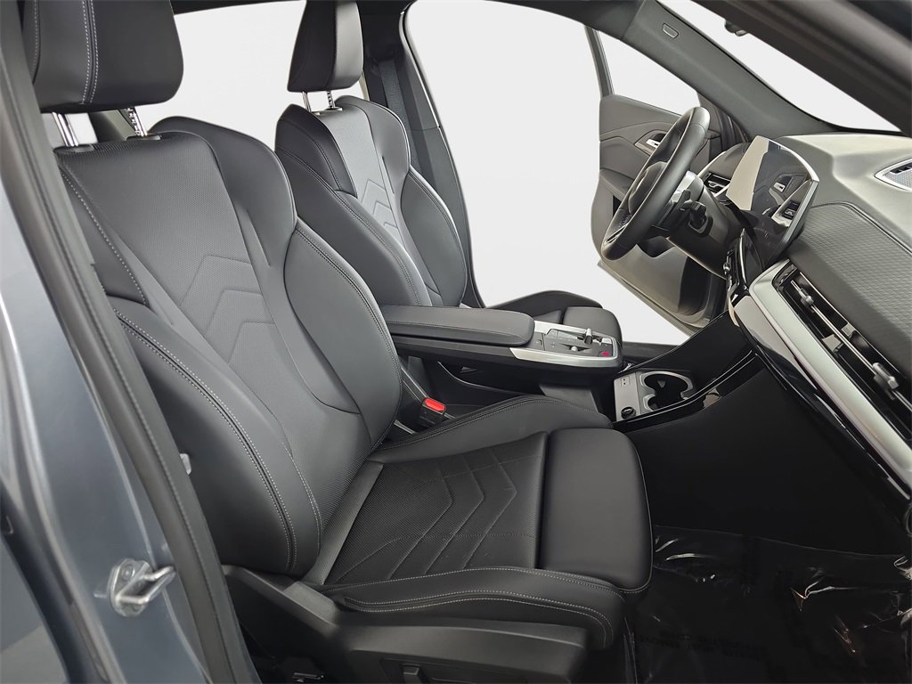 Certified 2025 BMW X2 xDrive28i image 9