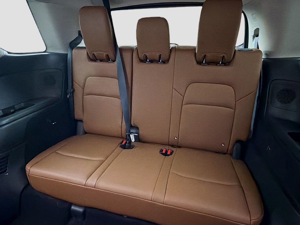 Used 2022 Nissan Pathfinder Platinum w/ Cargo Package image 30