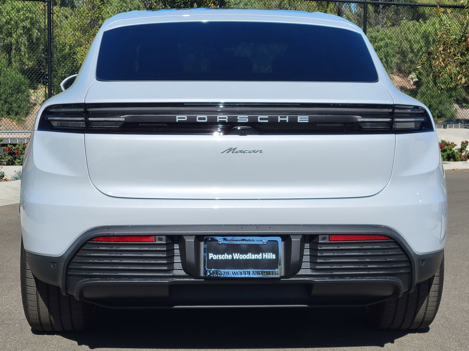 Used 2025 Porsche Macan Electric image 6