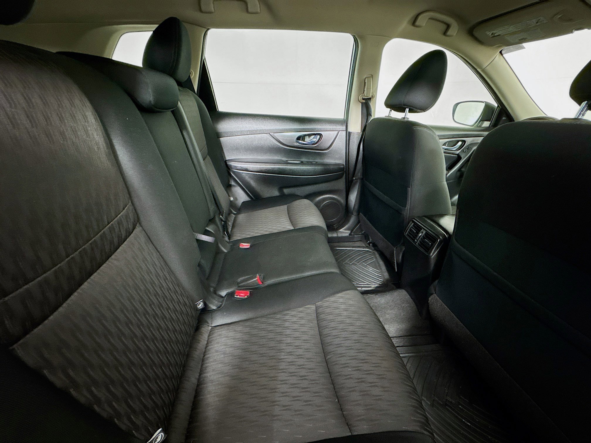 Used 2020 Nissan Rogue S w/ Special Edition Package FWD image 25