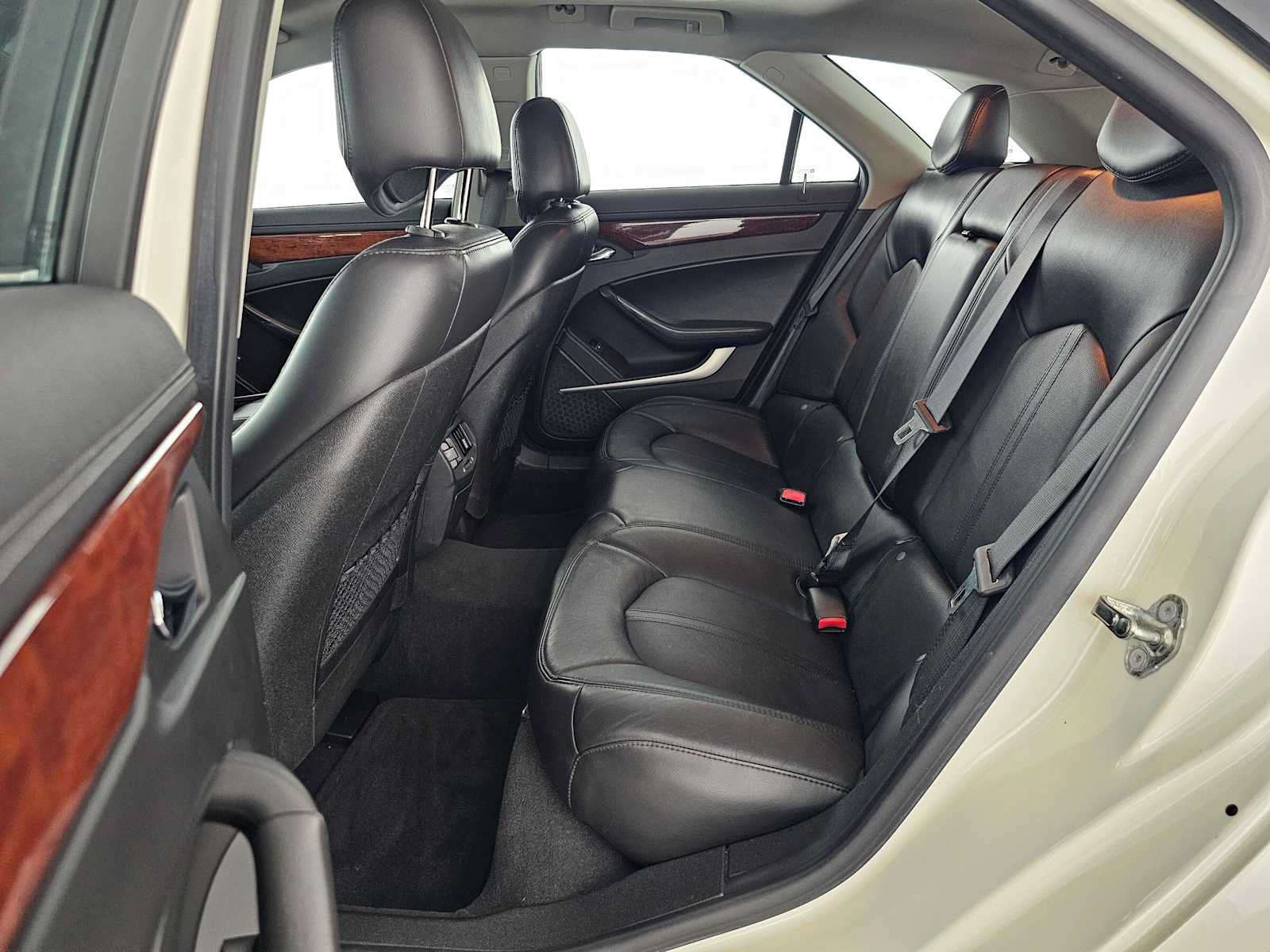 Used 2010 Cadillac CTS Luxury RWD image 16