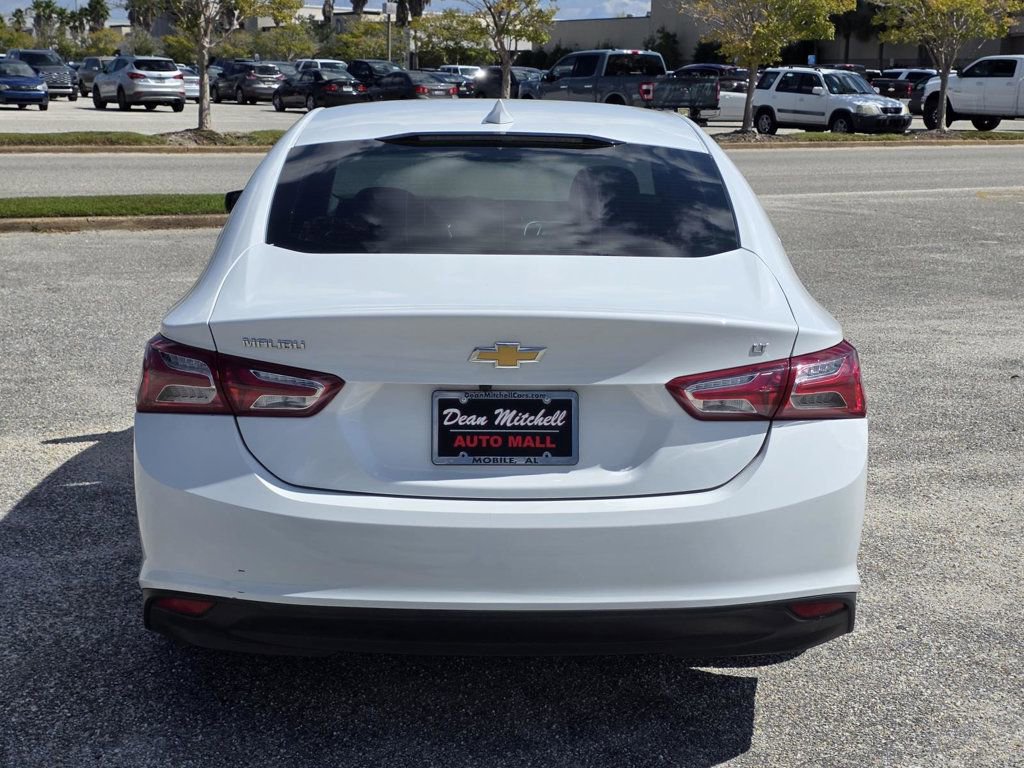 Used 2022 Chevrolet Malibu LT w/ Leather Package image 4