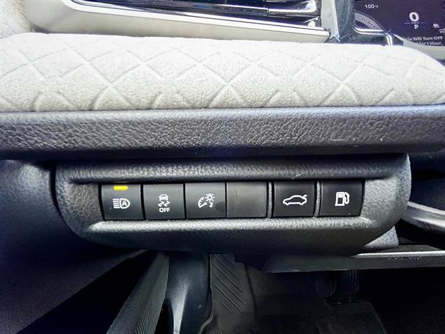 Used 2025 Toyota Camry XLE FWD image 21